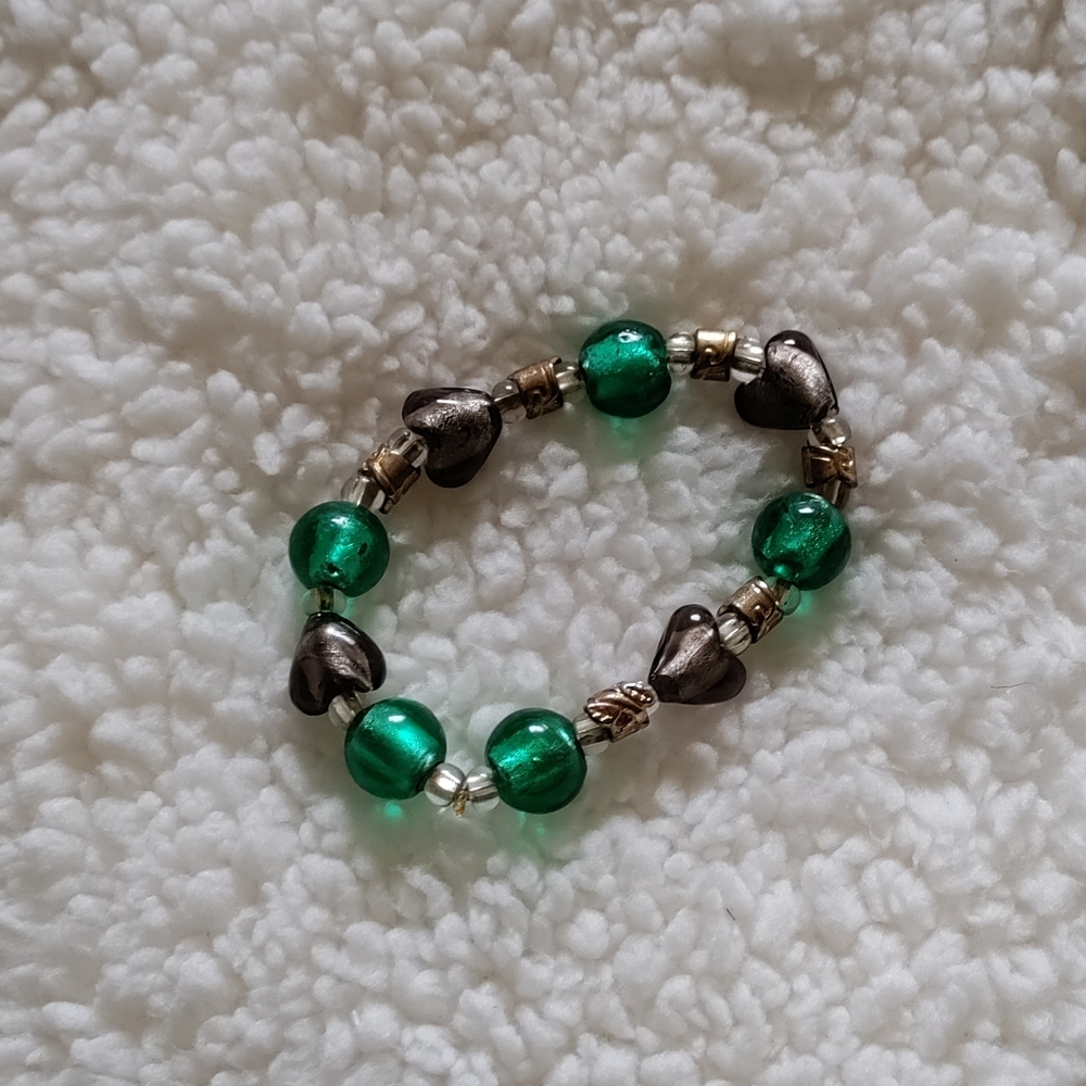 Glass bead bracelet